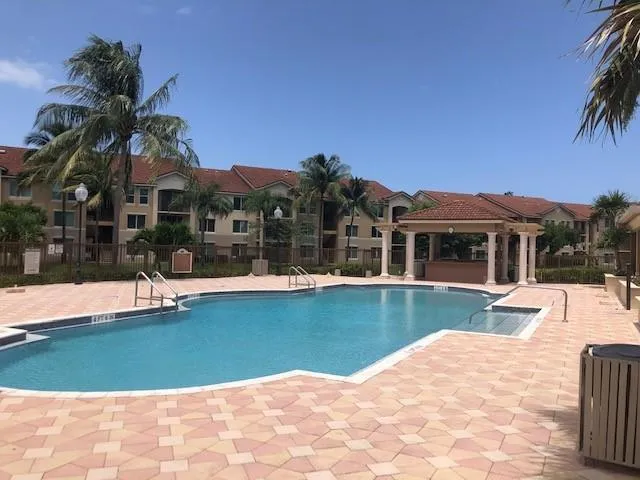 201 Villa Circle #201 Boynton Beach, FL 33435