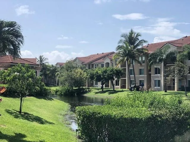 201 Villa Circle #201 Boynton Beach, FL 33435