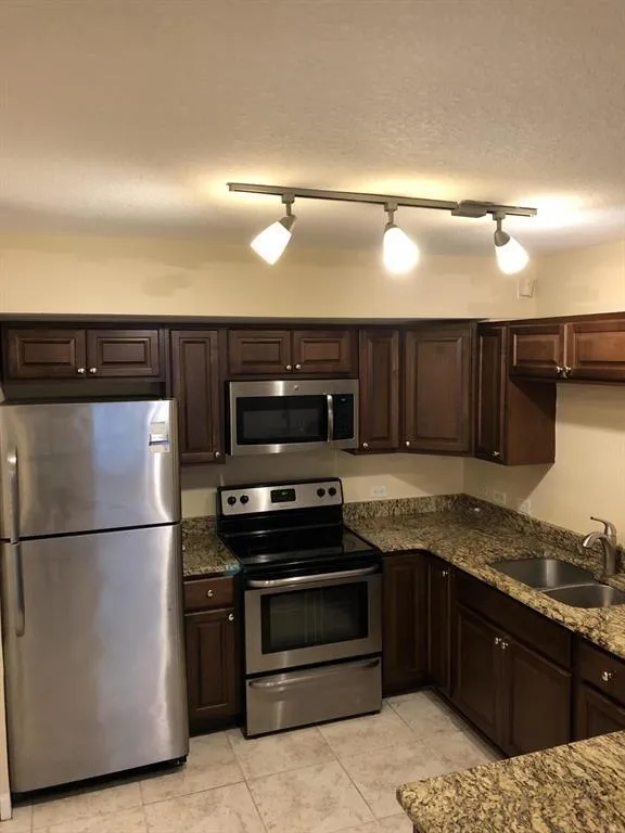 201 Villa Circle #201 Boynton Beach, FL 33435
