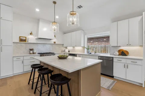 11205 Readvill Lane