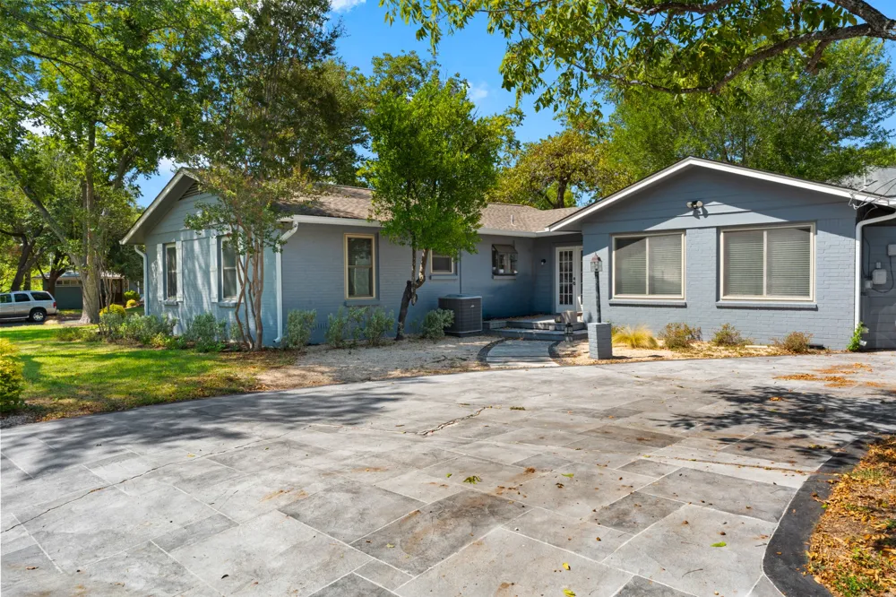 1200 Aggie Lane Austin, TX 78757