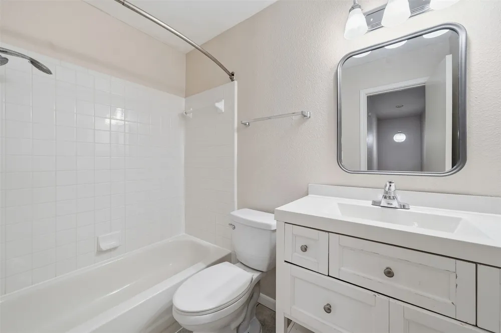 1811 Southwestern Trail Round Rock, TX 78664