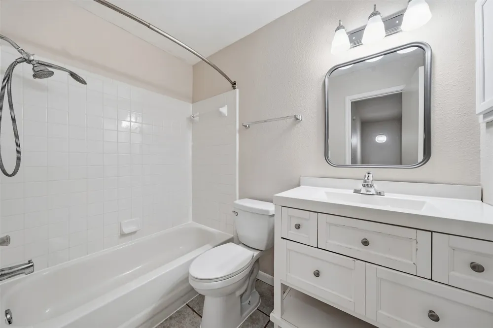 1811 Southwestern Trail Round Rock, TX 78664