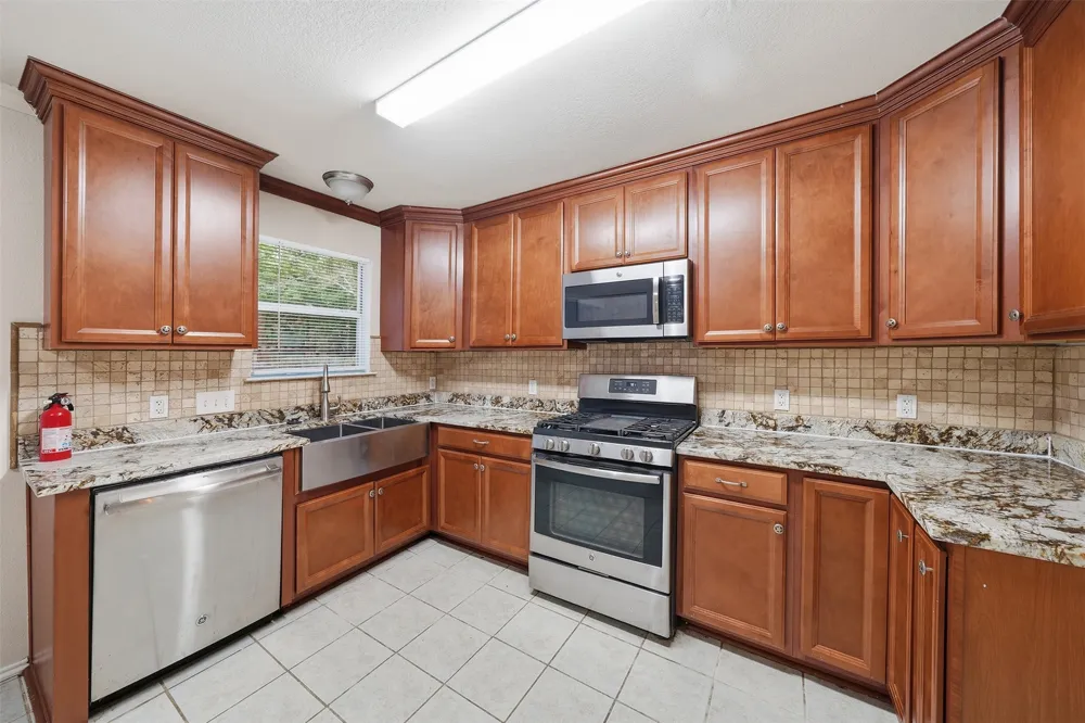 1811 Southwestern Trail Round Rock, TX 78664
