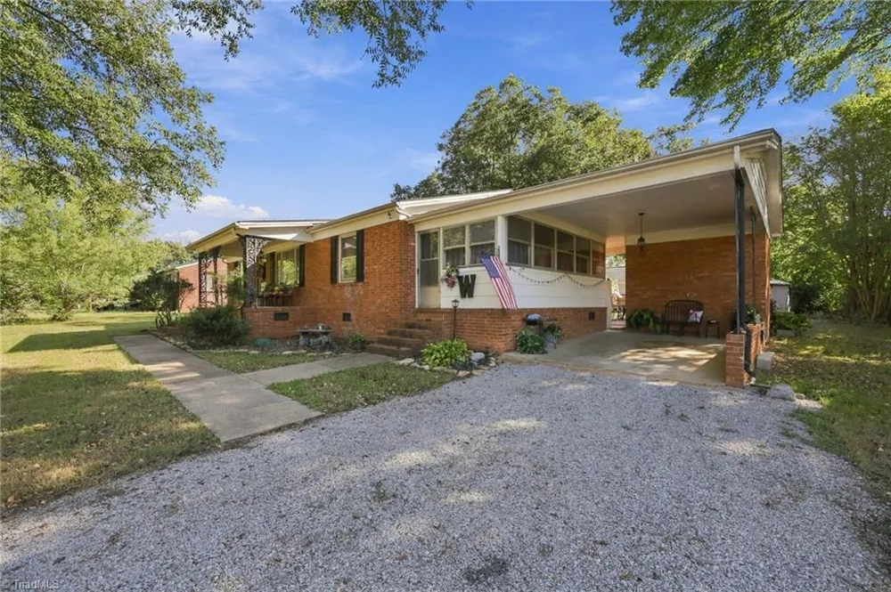 2975 US Highway 158 Yanceyville, NC 27379