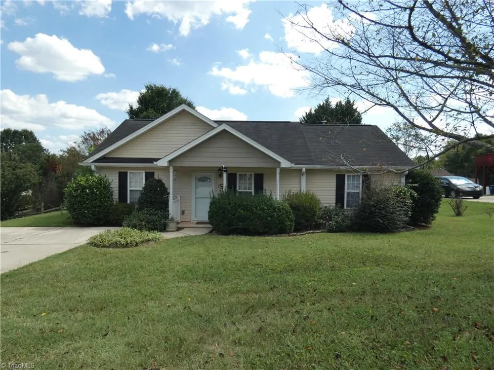 4221 Salem Landing Court Winston-Salem, NC 27101