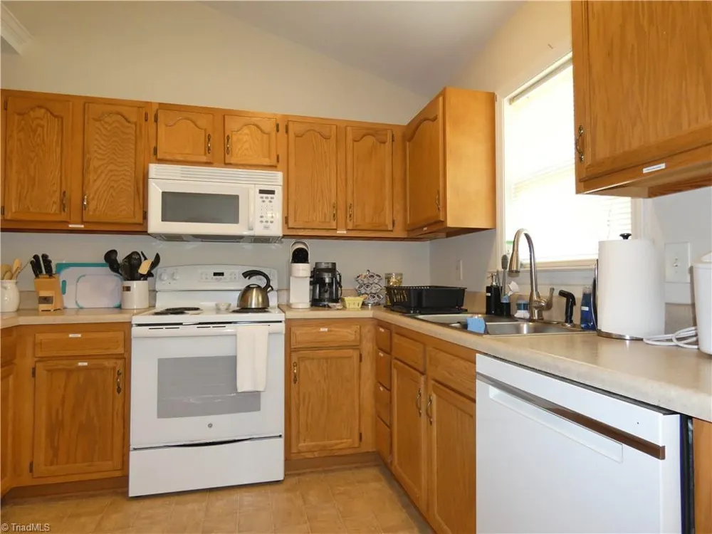 4221 Salem Landing Court Winston-Salem, NC 27101