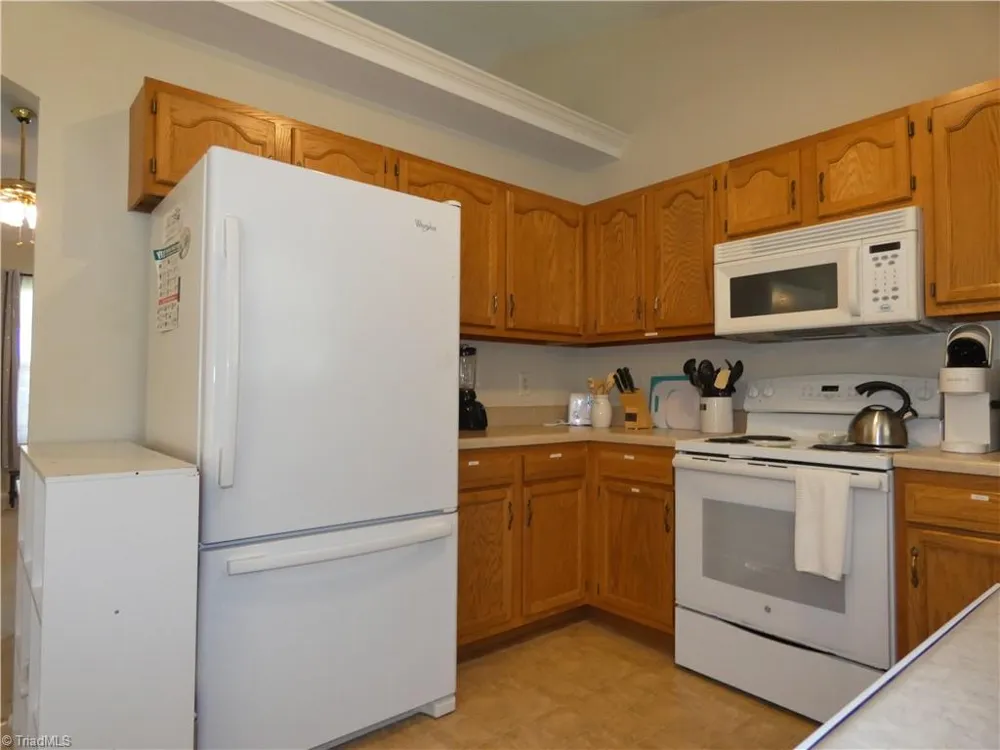 4221 Salem Landing Court Winston-Salem, NC 27101