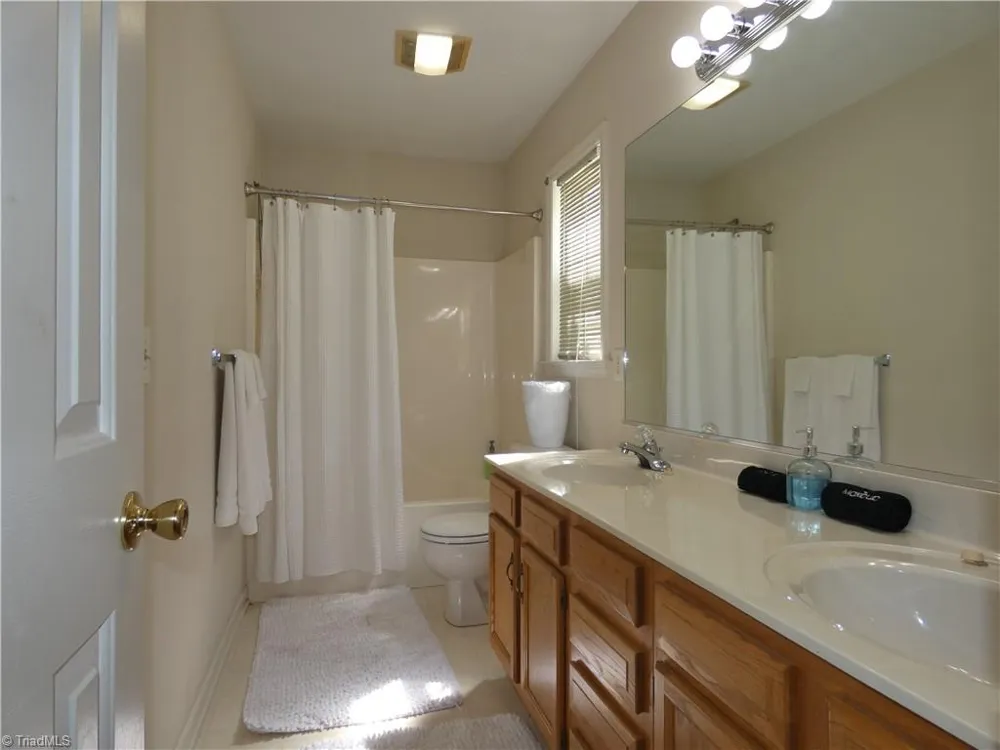 4221 Salem Landing Court Winston-Salem, NC 27101