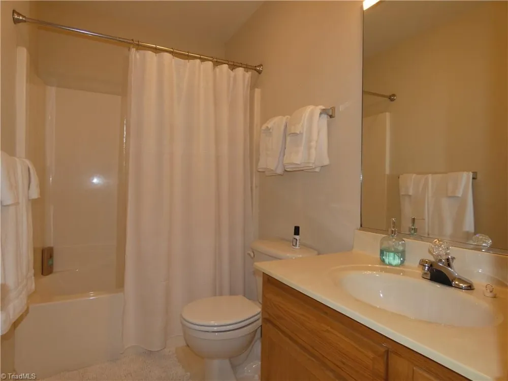 4221 Salem Landing Court Winston-Salem, NC 27101