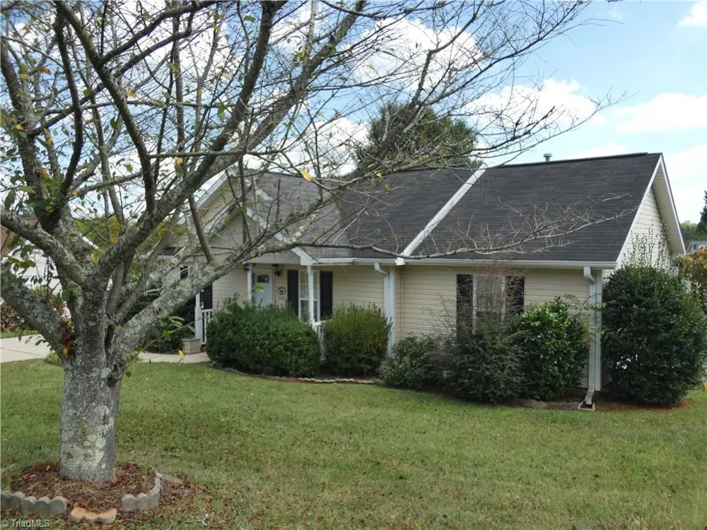 4221 Salem Landing Court Winston-Salem, NC 27101