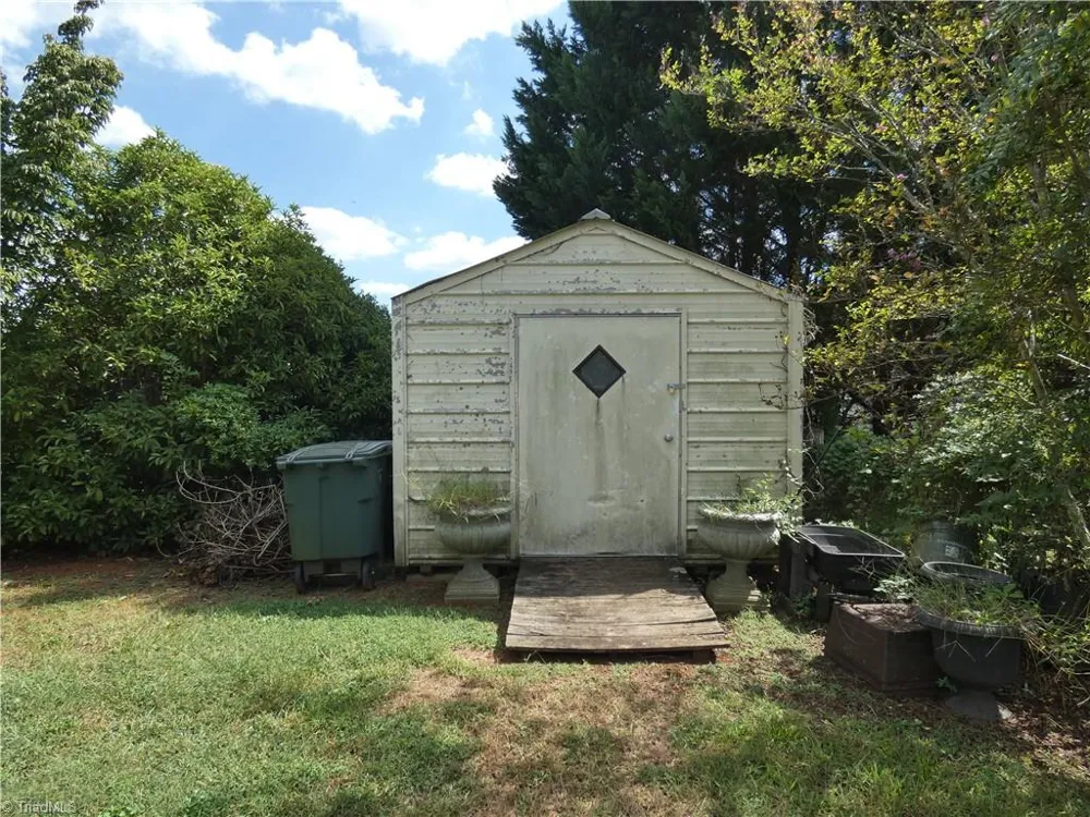 4221 Salem Landing Court Winston-Salem, NC 27101