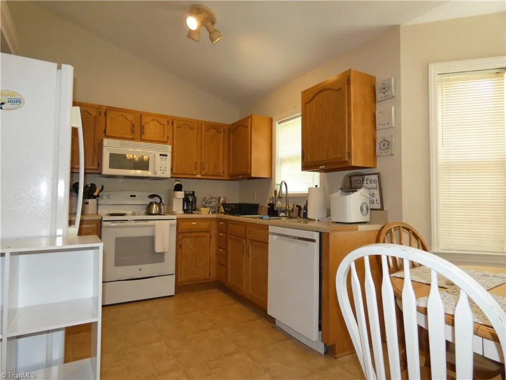 4221 Salem Landing Court Winston-Salem, NC 27101