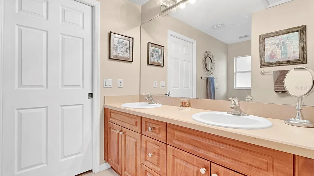 252 DIRKSEN DRIVE Debary, FL 32713