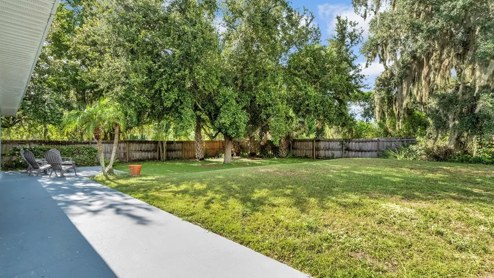 252 DIRKSEN DRIVE Debary, FL 32713