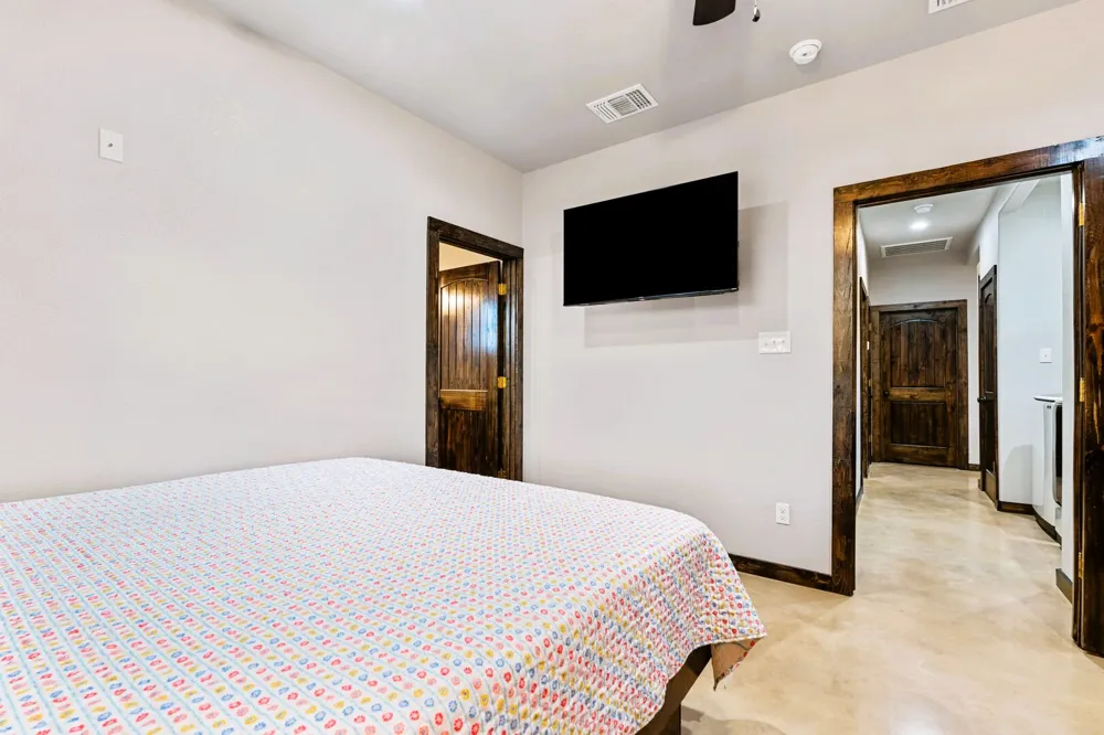 1718 Mountain Valley Road Concan, TX 78838