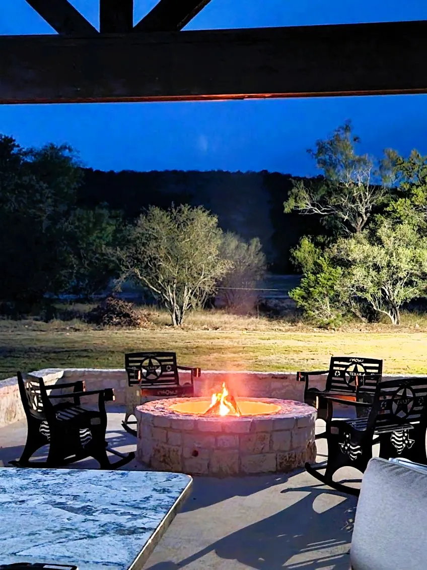 1718 Mountain Valley Road Concan, TX 78838