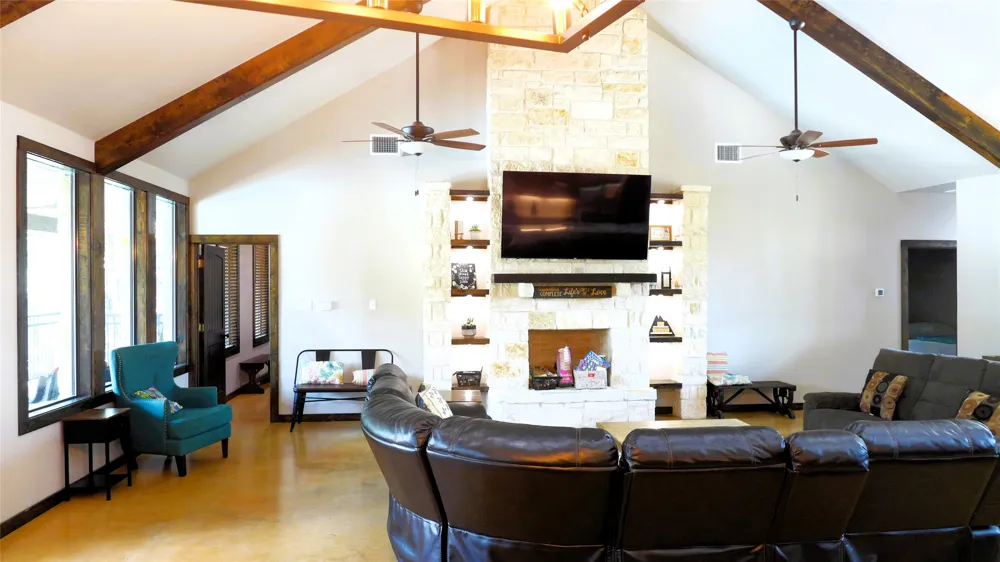 1718 Mountain Valley Road Concan, TX 78838