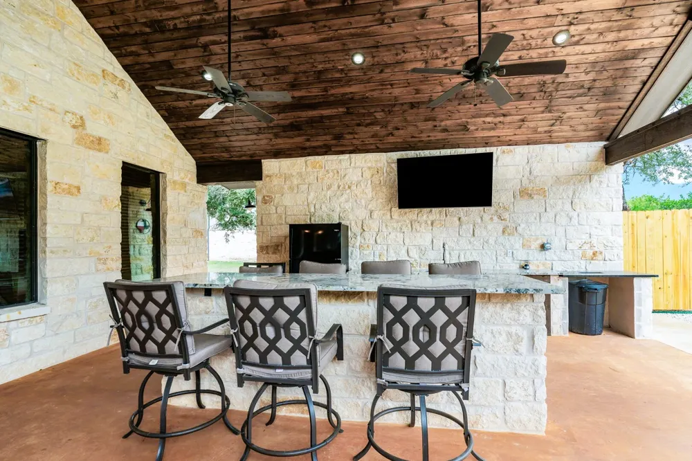 1718 Mountain Valley Road Concan, TX 78838