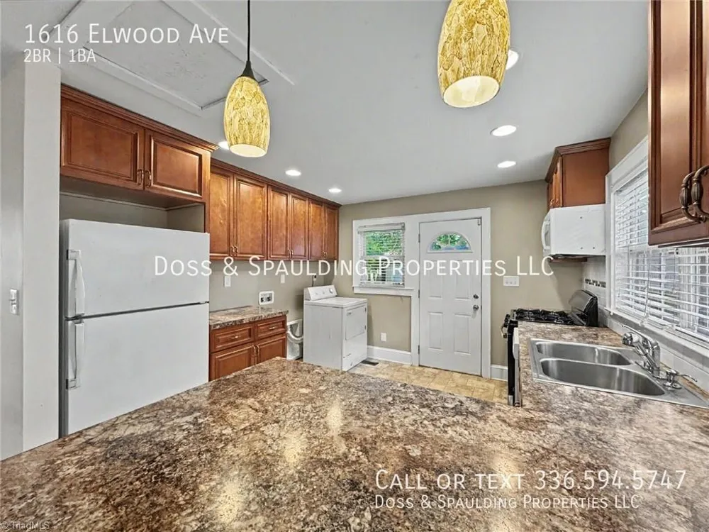 1616 Elwood Avenue Greensboro, NC 27403