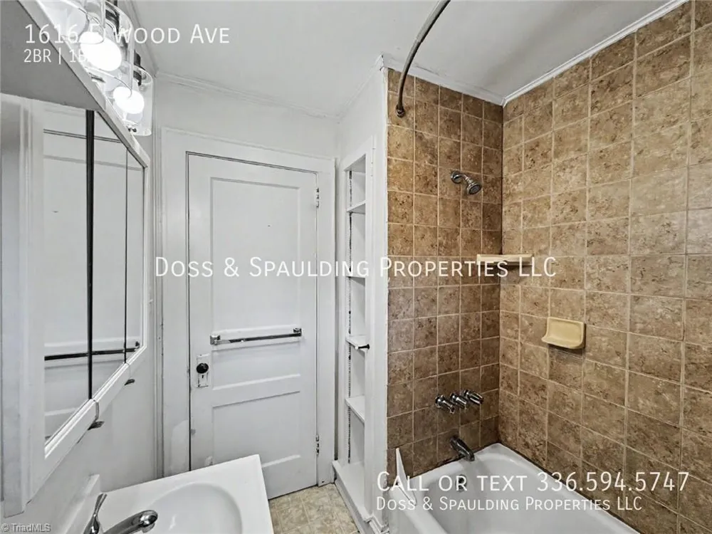 1616 Elwood Avenue Greensboro, NC 27403