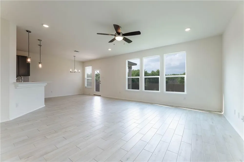 316 Los Cobos Lane Georgetown, TX 78626