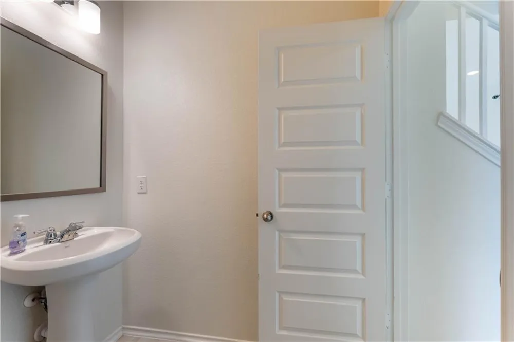 316 Los Cobos Lane Georgetown, TX 78626