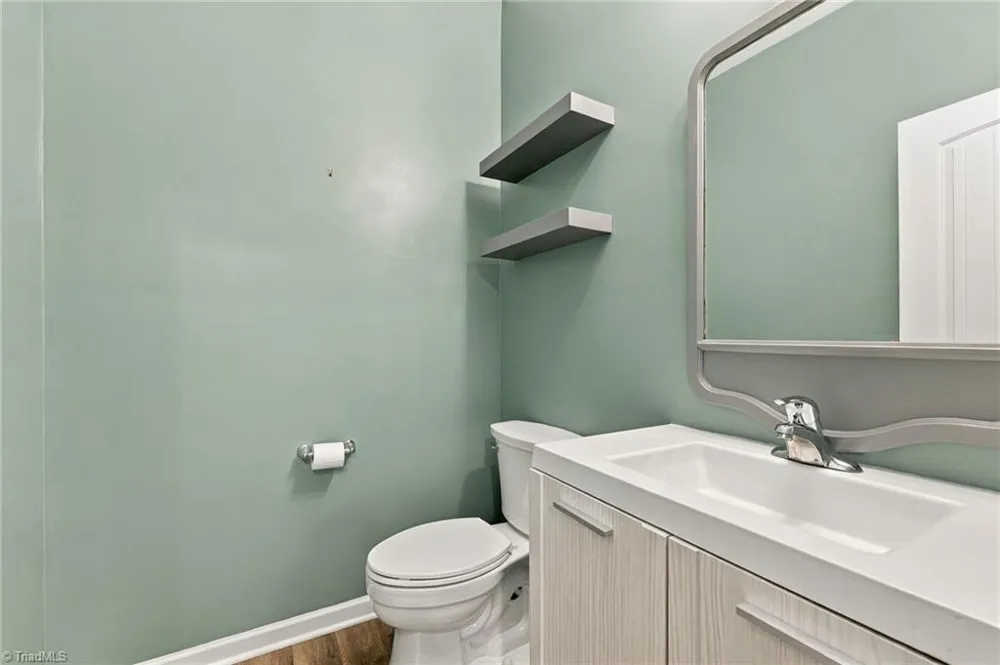 236 Colonnade Drive Elon, NC 27244