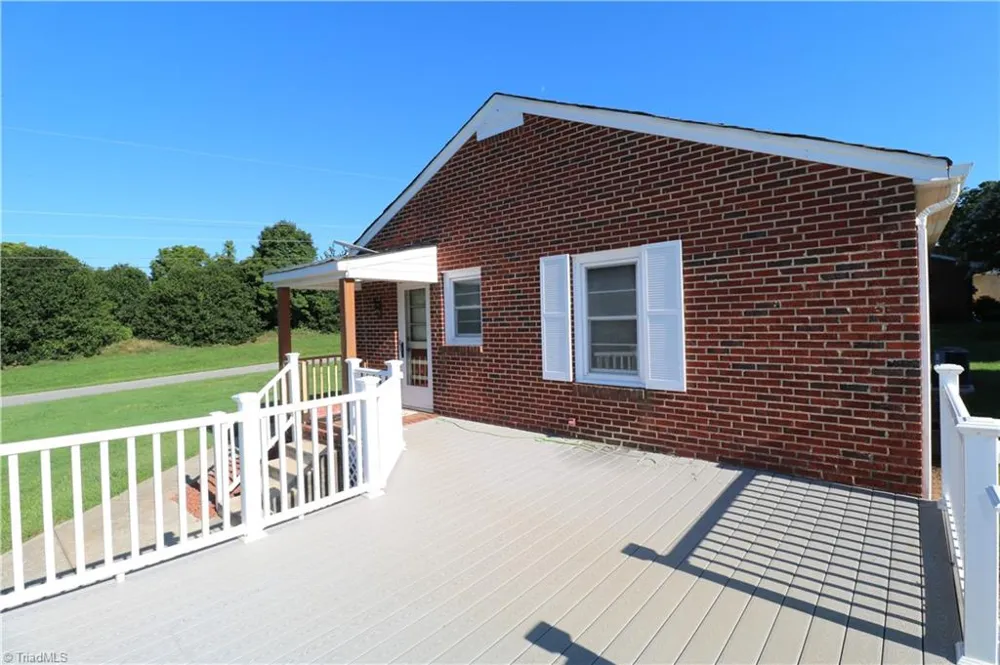 5611 Windy Hill Drive Winston-Salem, NC 27105