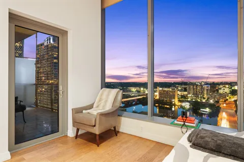 210 Lavaca Street #1902