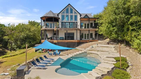 1289 Lakeshore Drive