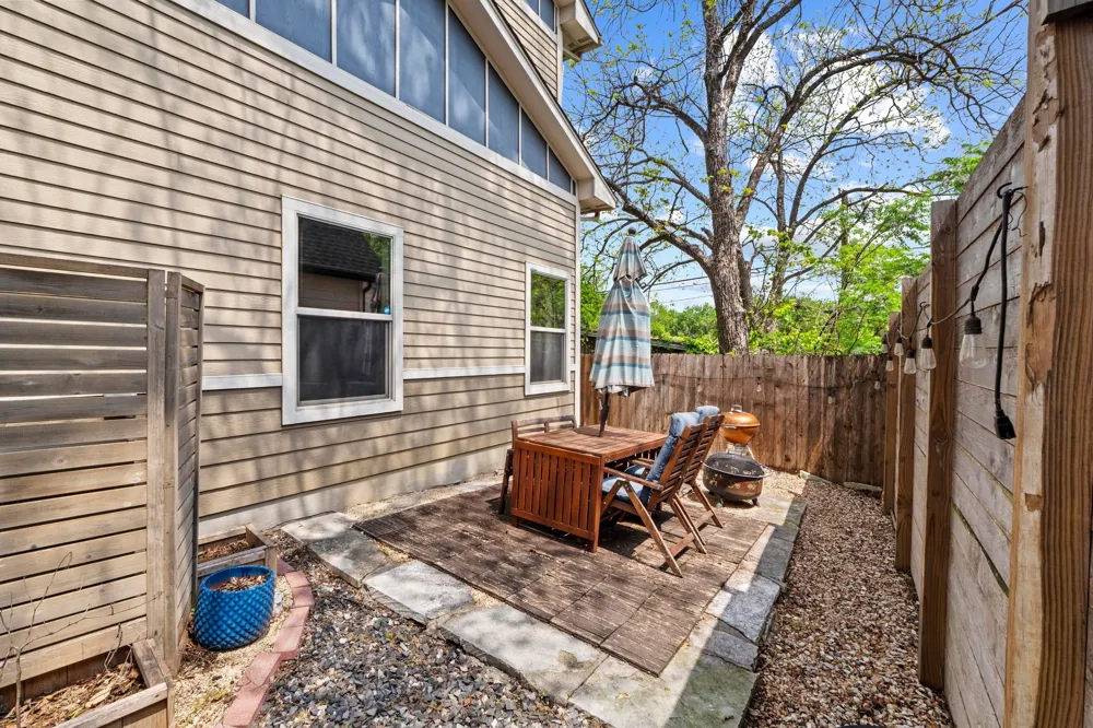 1907 E 20th Street Austin, TX 78722