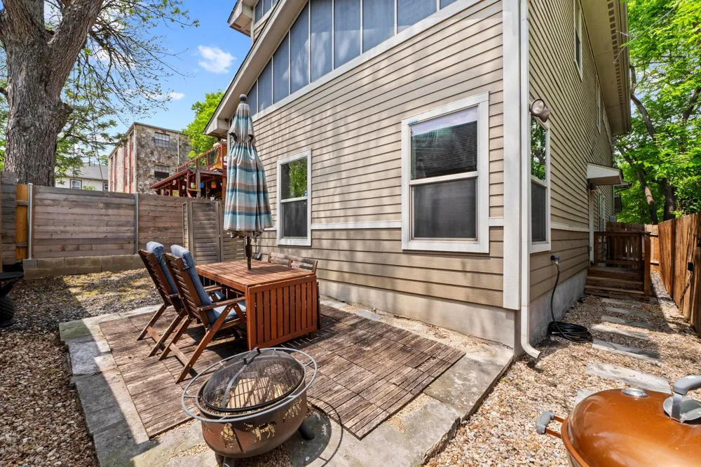 1907 E 20th Street Austin, TX 78722