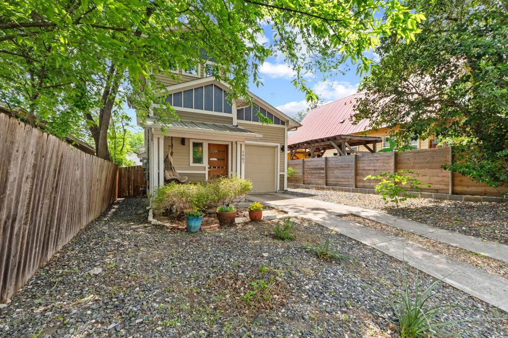 1907 E 20th Street Austin, TX 78722
