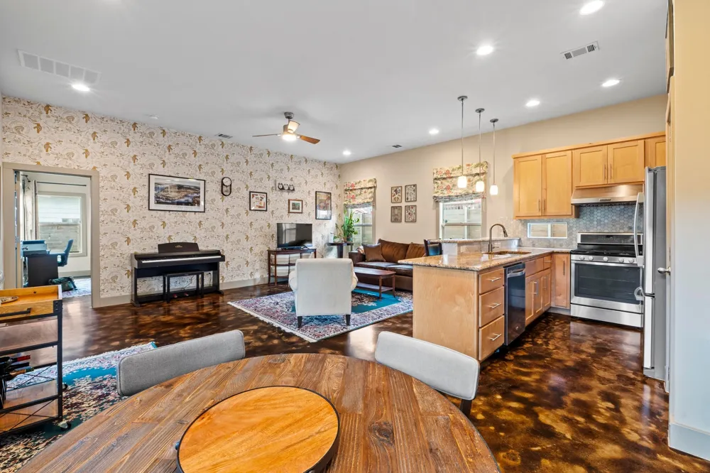 1907 E 20th Street Austin, TX 78722