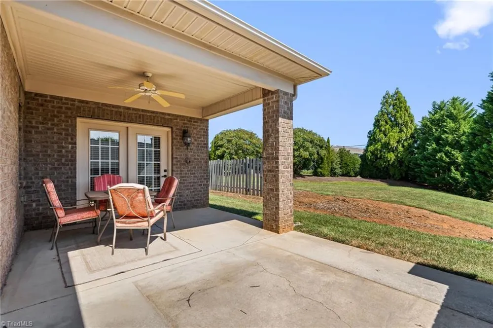 4318 Rockledge Lane Thomasville, NC 27360
