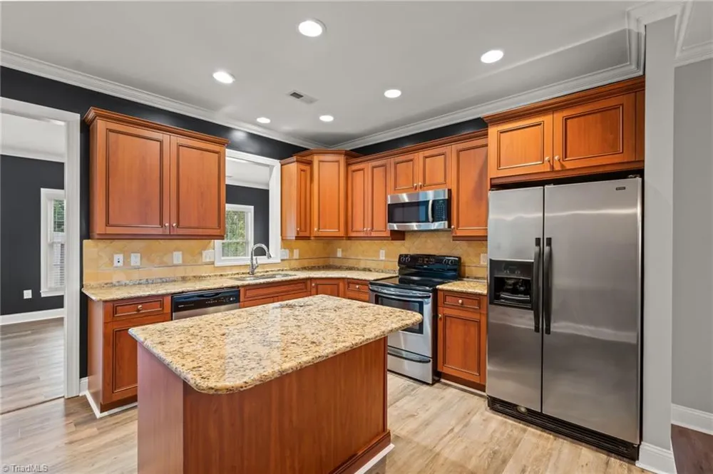 4318 Rockledge Lane Thomasville, NC 27360