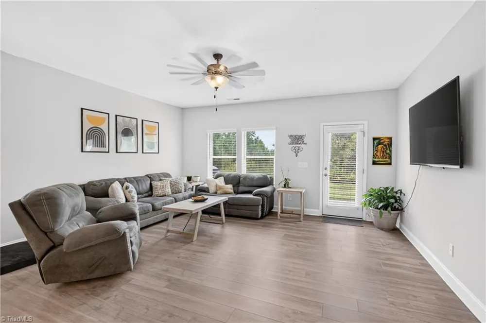 1671 Coopers Hawk Drive Kernersville, NC 27284