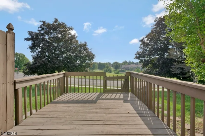 416 Willow Ct Raritan, NJ 08822