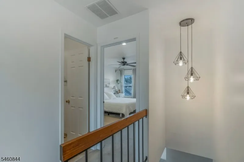 416 Willow Ct Raritan, NJ 08822
