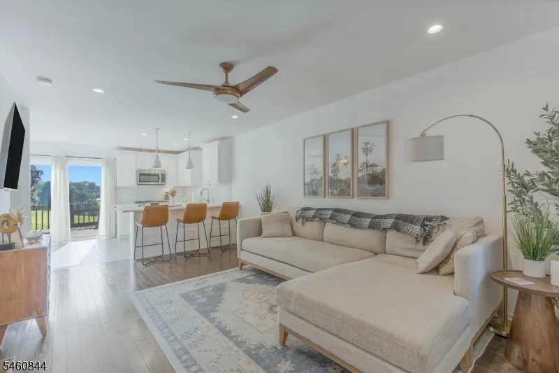 416 Willow Ct Raritan, NJ 08822