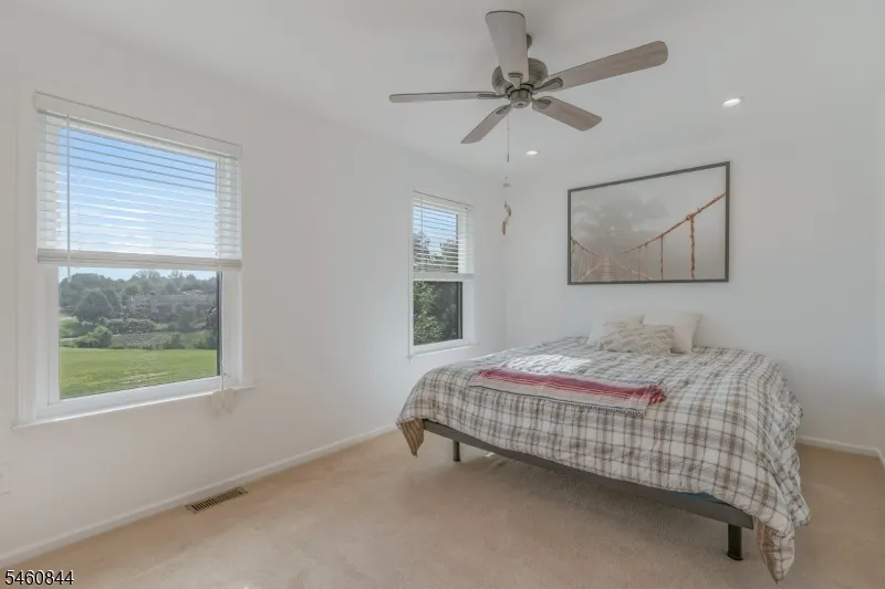 416 Willow Ct Raritan, NJ 08822