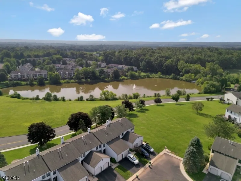 416 Willow Ct Raritan, NJ 08822