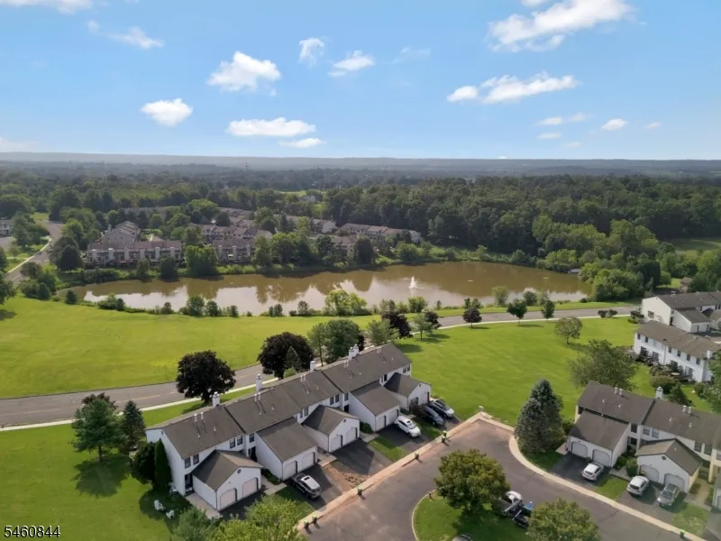 416 Willow Ct Raritan, NJ 08822