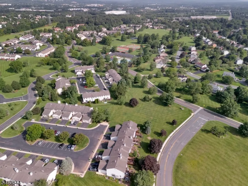 416 Willow Ct Raritan, NJ 08822