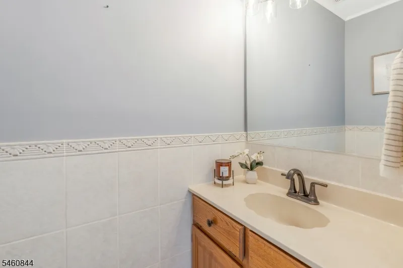 416 Willow Ct Raritan, NJ 08822