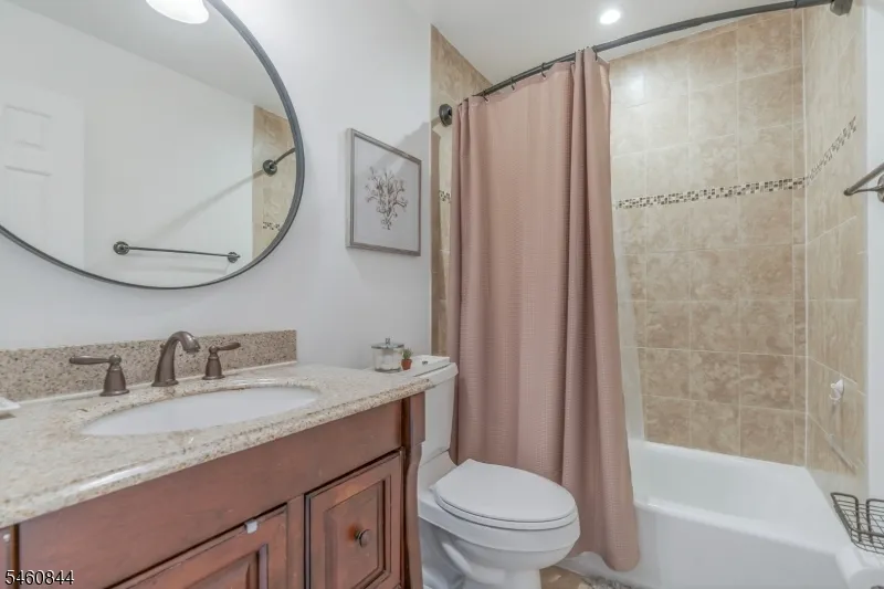 416 Willow Ct Raritan, NJ 08822