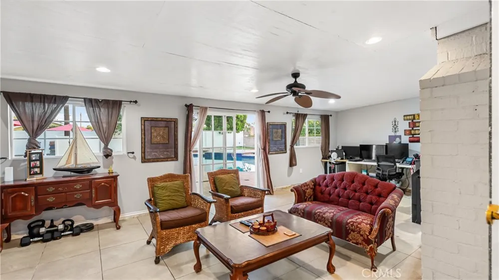 18600 Knapp Street Northridge, CA 91324