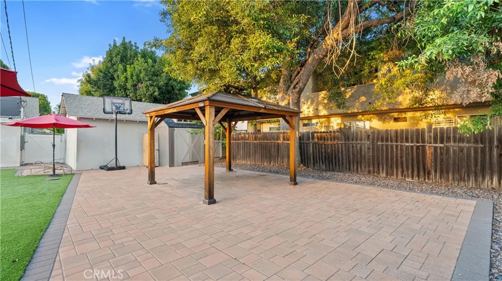 18600 Knapp Street Northridge, CA 91324