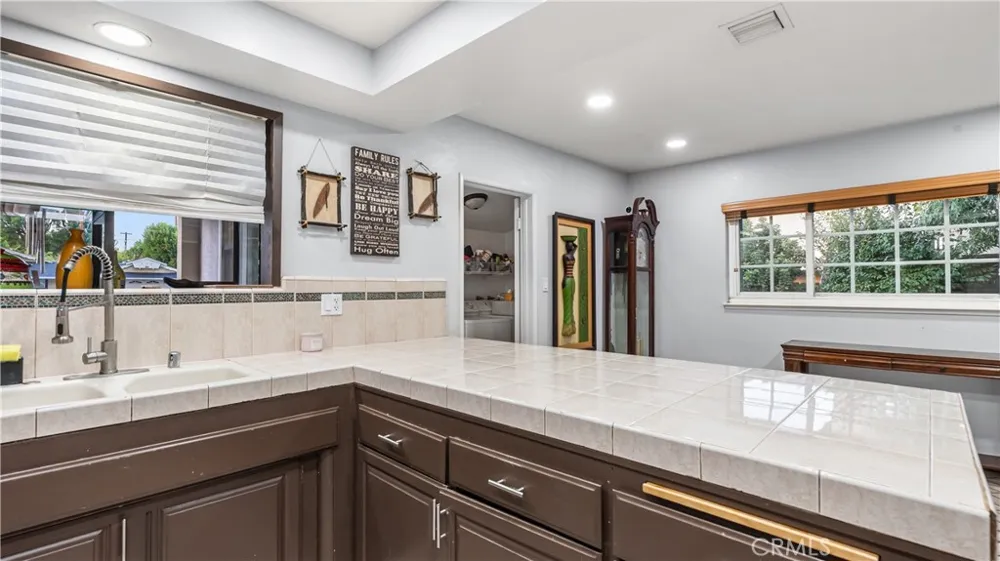 18600 Knapp Street Northridge, CA 91324